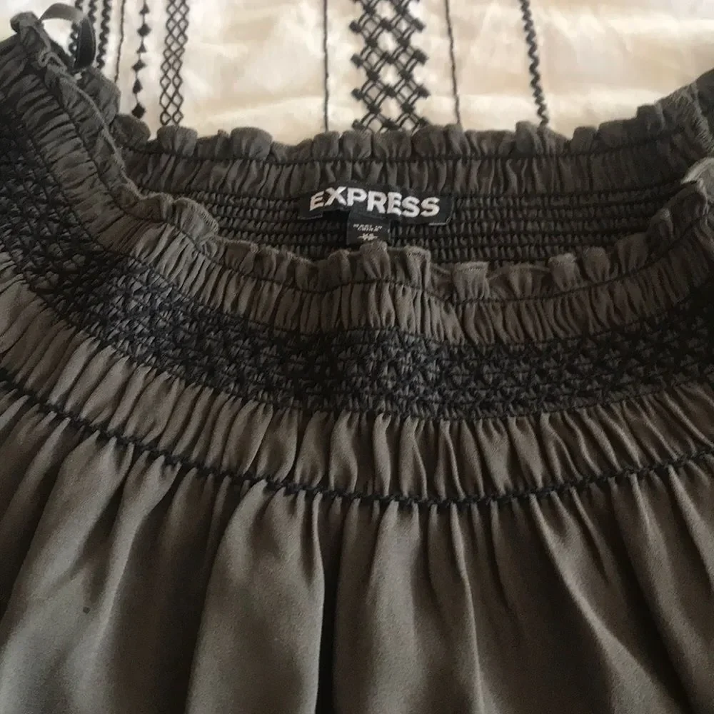 Express Top - Picture 2 of 5